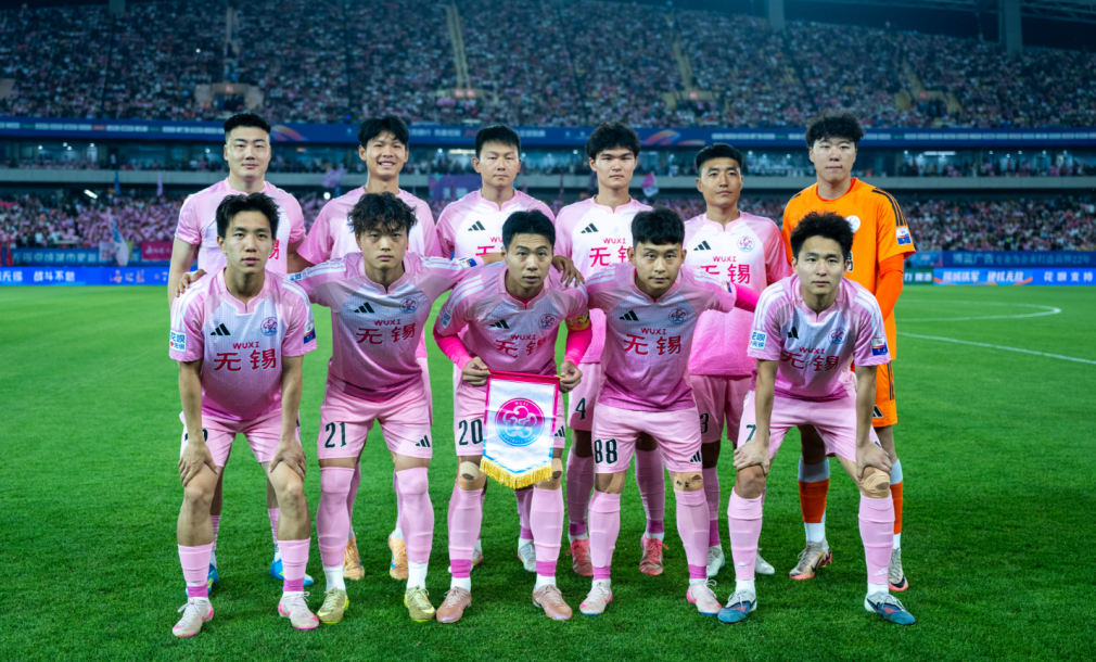 南非队银外套实为专业降温装备'>
                                        </a>
                                      </li> <li class='hiSlider-item td-dynamic-news-card'>
                                        <a href=