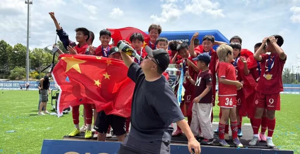 卡努斯将随摩洛哥出征2026世界杯'>
                                        </a>
                                      </li> <li class='hiSlider-item td-dynamic-news-card'>
                                        <a href=