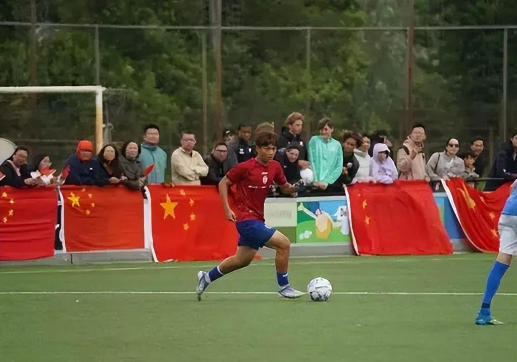 世界杯丨在中国路人缘最好的球星竟然是他？'>
                                        </a>
                                      </li> <li class='hiSlider-item td-dynamic-news-card'>
                                        <a href=